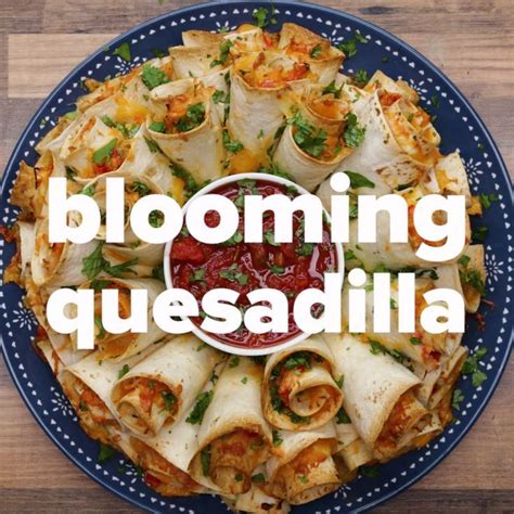 Add the tacos seasoning along with ¼ cup water. Blooming Quesadilla Ring | Recipe in 2020 | Diy food ...