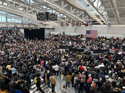 The Obama Rally Crowd Size Hit The Maximum Venue Capacity In Detroit
