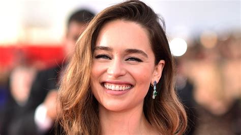 Emilia Clarke Age Height Parents Ethnicity Career Movies And Tv