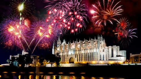 Each region has their own variation of the new. Spanish tradition on New Year's Eve - 12 grapes on midnight
