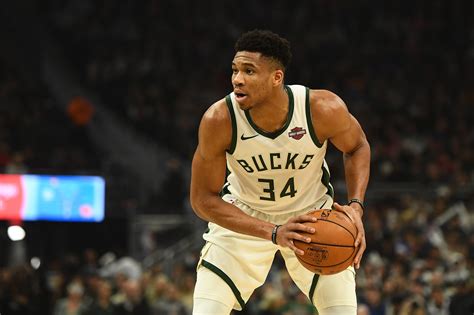 Giannis Antetokounmpo 3 Playmaking Free Agents To Pair With The Mvp