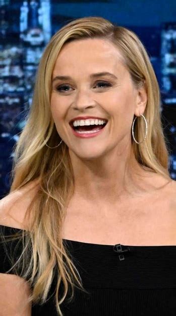 Reese Witherspoon Long Curled Hairstyle 2022 The Tonight Show Starring Jimmy Fallon