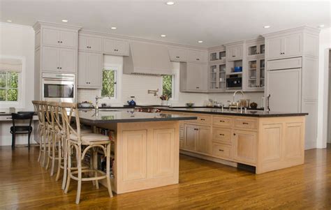 White oak flooring with medium oak cabinets modern wood kitchen. Rift White Oak Kitchen | Cabinet Door Gallery | Decore.com