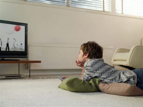 Are Your Kids Watching Tv Too Much Our Screen Time Guide Newfolks