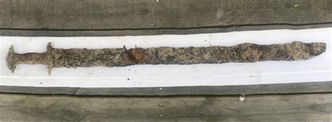 8 Year Old Girl Discovers Medieval Sword In Swedish Lake Histecho