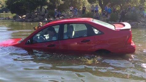 Submerged Car Practice Rescue At Lake Ralphine Youtube