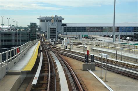 Airtrain Switches Approaching Terminal 1 Airtrain Jfk Jo Flickr