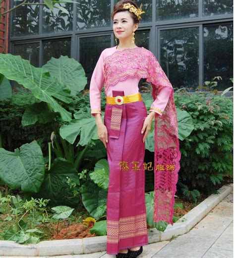 Salah satu pakaian tradisional wanita adalah kebaya. Dai pakaian lengan Panjang Thailand Thailand Restaurant ...