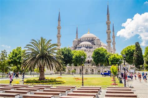 İstanbul isˈtanbuɫ ()), historically known as byzantium and constantinople, is the largest city in turkey and the country's economic, cultural and historic center. Pacotes de Viagem | Turquia Primeiras Impressões ...