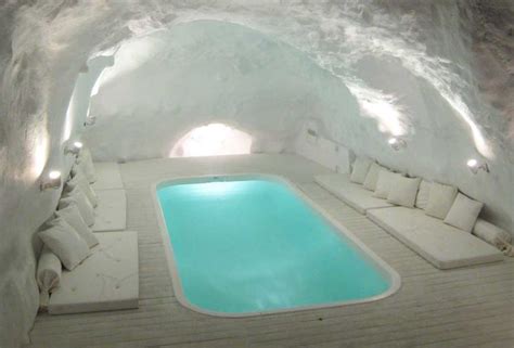 11 Hot Tubs In Worlds Most Beautiful Places Thrillist