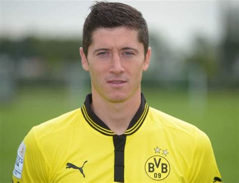 Born 21 august 1988) is a polish professional footballer who plays as a striker for bundesliga club bayern munich and is the captain of the poland national team.recognized for his positioning, technique and finishing, lewandowski is considered one of the best strikers of all time, as well as one of the most successful. Manchester United's Robert Lewandowski Offer € 30 Million - The Soccer Forces