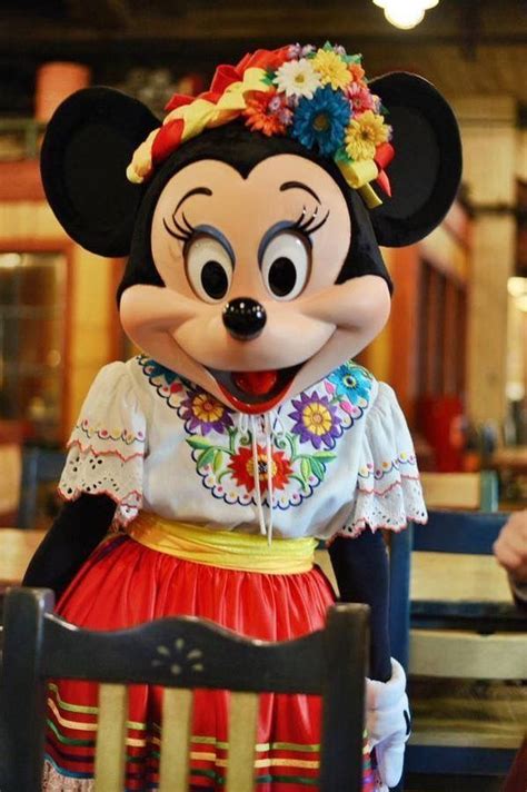 Very Beautiful Minnie Mouse Minnie Mouse Pictures Disney Friends