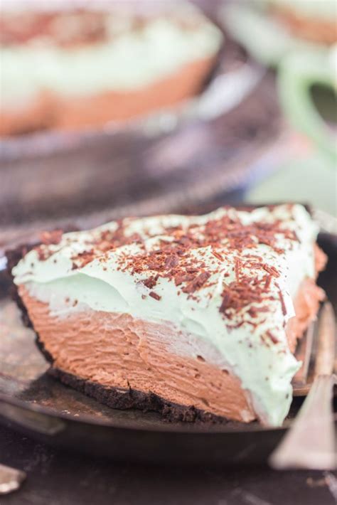 The bottom layer is dark. No Bake Chocolate Creme de Menthe Pie - The Gold Lining Girl