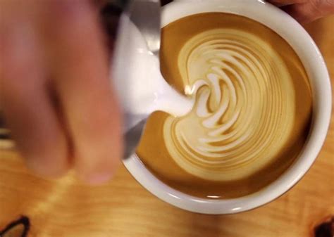 como fazer latte arte em casa 10 passos