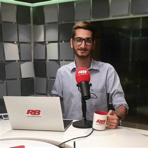 She was born in 1990s, in millennials generation. Yuri Cavalieri: JORNAL BANDEIRANTES A partir das 5h da ...