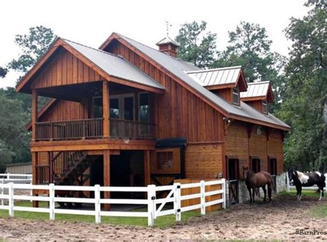 Awesome Barn With Living Quarters Above Want Barn Apartment Barn