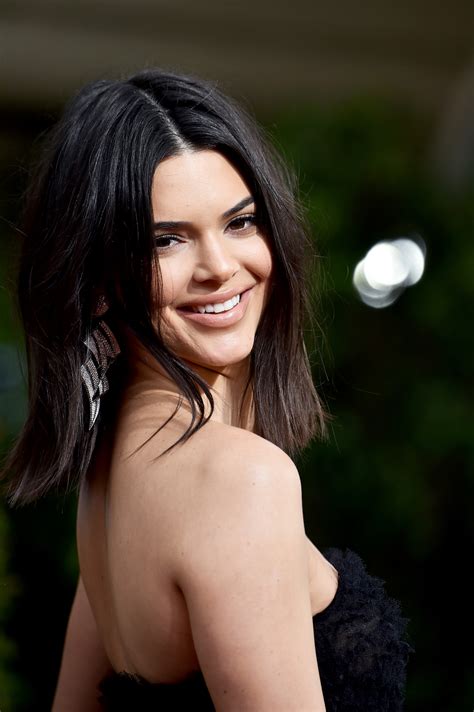 Activa Kendall Jenner Brilha Na Red Carpet Dos Golden Globes