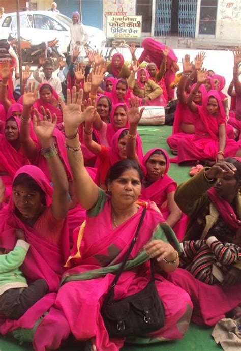 Gulabi Gang Women Empowerment India