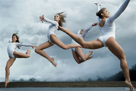 The Photography Of Annie Leibovitz Lulus Fashion Blog Jimnastik