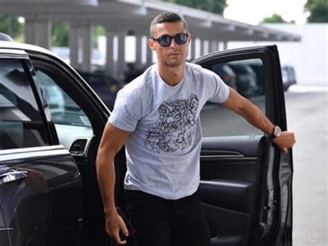 Lifestyle Cristiano Ronaldo Settles In Marbella To Buy His New House