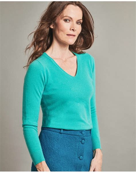 Bright Aqua Cashmere Slim Fit V Neck Sweater Pure Collection