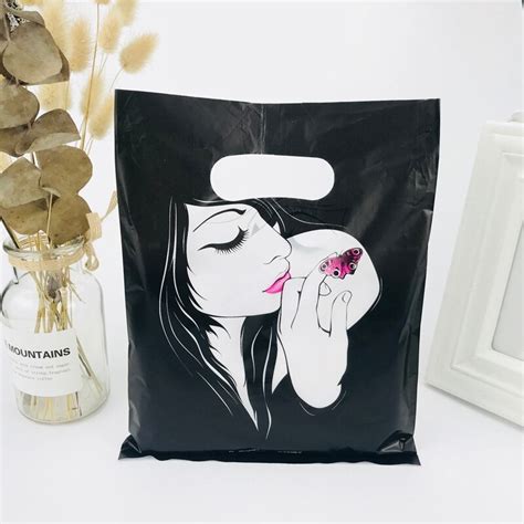 100pcs 20x25cm Black White Girl Plastic Shopping Bags With Handle New