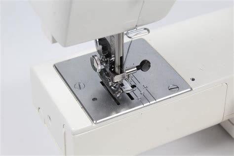 Elna 1010 Sewing Machine Ebth