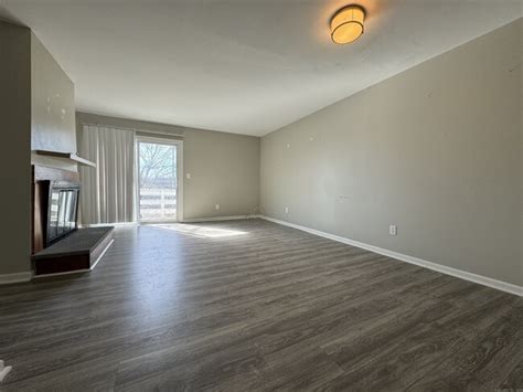 280 E Main St Unit 14 Branford Ct 06405 Condo For Rent In Branford