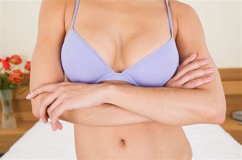 Husband Asks Wife To Wear Bra At The Weekend Even When She Doesn T Want