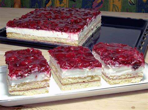 Rote grütze mit vanillesoße, foto: Rote Grütze Kuchen Rezept mit Agar-Agar Agartine vom Blech ...