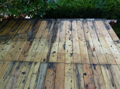 Bitumenschindeln sind im vergleich mit anderen materialien besonders günstig und doch extrem wetterbeständig. Gartenhausdach mit Bitumenschindeln neu eindecken mit ...