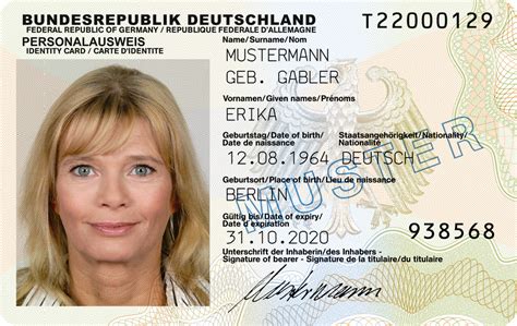 Others have pointed out that a national id card is unlikely to prevent identity fraud to any significant degree, given the ways in which such fraud is perpetrated. carta d'identità tedesca - German identity card - qwe.wiki