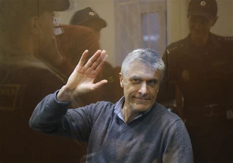 Us Embassy In Russia Allowed To Visit Jailed Investor Calvey