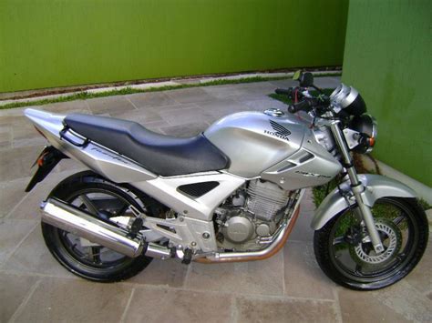 The honda cbx250rs is a motorcycle first sold by honda in may 1983 in japan as their new 250cc sports bike with a view to replacing the popular cb250rs. 2006 Honda CBX 250 Twister - Moto.ZombDrive.COM