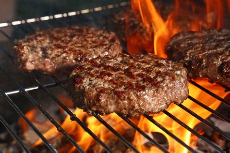 10 Mistakes To Avoid While Grilling Burger Patties