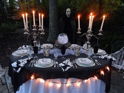 For all your halloween party supply & decoration needs, oriental trading is the definite destination. 8+ Innovative Ideas for Halloween Table Decorations ...