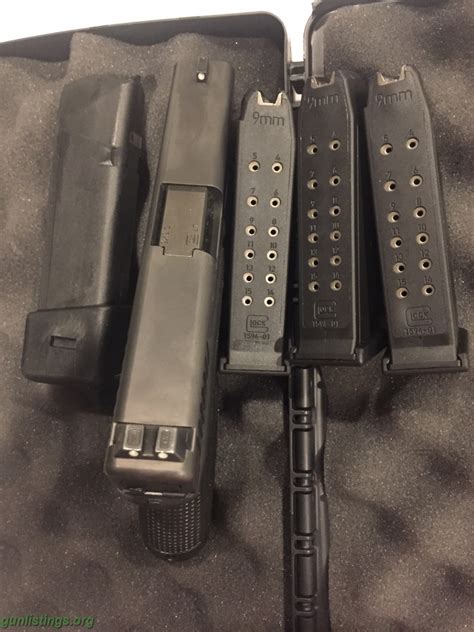Pistols Glock 19 Gen 4 Night Sights 4 Mags