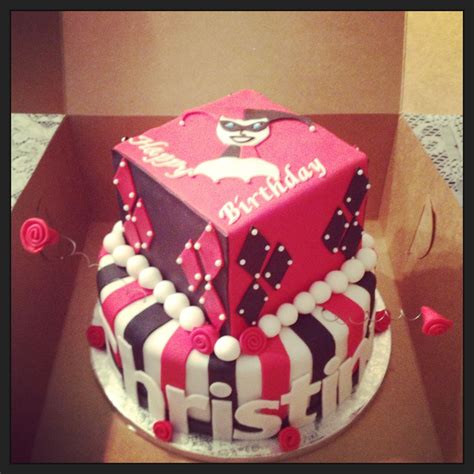 You just went to see harley, didn't you? Harley Quinn cake by Life is Sweet | Harley Quinn | Pinterest