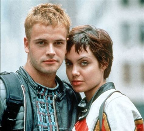 Find out more about angelina at this fine site! Angelina Jolie i Jonny Lee Miller