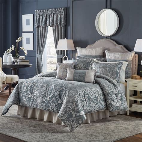 Bedroom comforter sets is a set to support the comfort and beauty of the look of the bed. 4 Piece Premium Jacquard Damask Pattern King Size ...