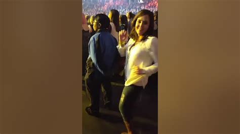Funny Girl Humping Security Guard At Luke Bryan Concert Youtube