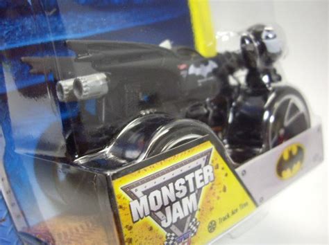2014 Monster Jam Included Monster Jam Figure 【batmobile】 Flat Black