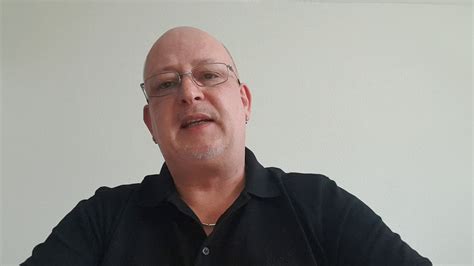 Die frauenquote im management liegt bei 100 prozent. Corona: Öffnung von Friseursalon in Bayern am 4. Mai 2020 ...