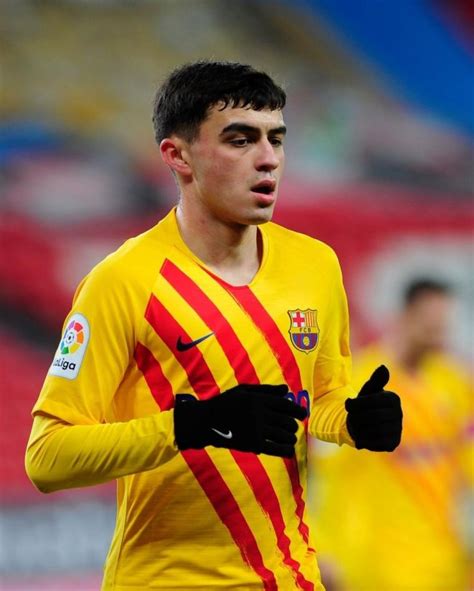 Pedri is a wonderfully technical player with the ball at his feet, and can play as a central midfielder, as well as on both sides. Profil Anak Kesayangan Barcelona, Pedri si "The New ...
