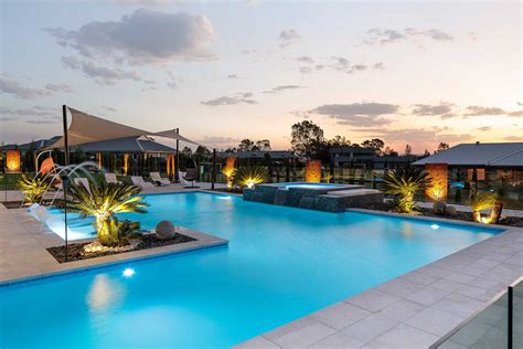 Resort Style Luxury Crystal Pools