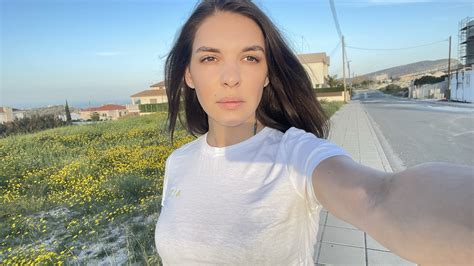 Tw Pornstars Alina Henessy Twitter Perfect Weather For A Walk🥰 3