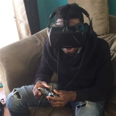 Guy Gets Scared Playing Virtual Reality Game Jukin Licensing