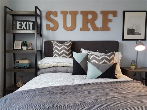 Coming up with teenage girls bedroom ideas is no easy feat for a parent. My teenage boy surfer themed bedroom | Beach bedroom decor ...