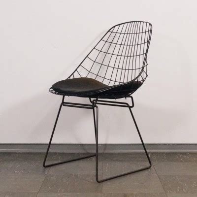 Free delivery on all orders at pash classics. Wire 420 office chair by Harry Bertoia for Knoll ...