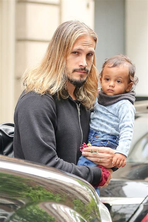 zoe saldana steps out with her rarely photographed twins cy and bowie closer weekly